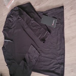 Lululemon fundamental ls. Med